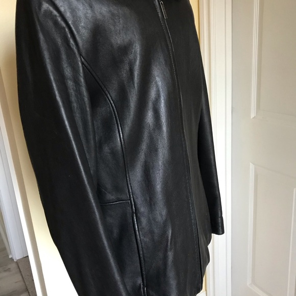 HOST PICK Liz Claiborne Black Leather Jacket w/zipper closure tiny blemish Sz. M - Picture 6 of 11